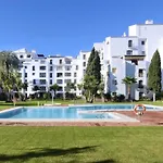 Jardines Del Puerto En Pleno Centro De Puerto Banus