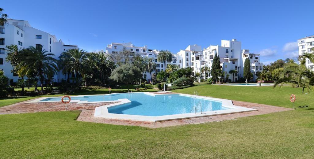Jardines Del Puerto En Pleno Centro De Puerto Banus Apartment Marbella